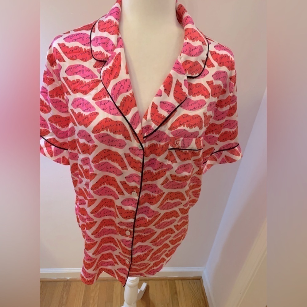 Victoria’s Secret Satin hearts PJ top, size L